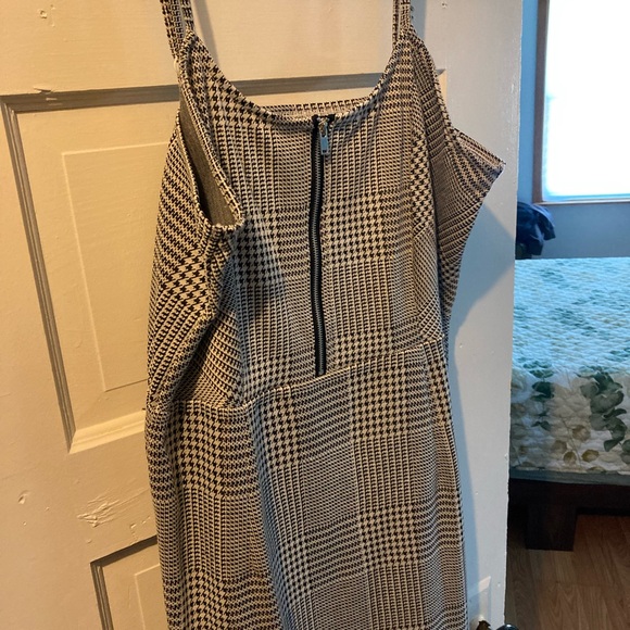 Summer Dress - Picture 4 of 8